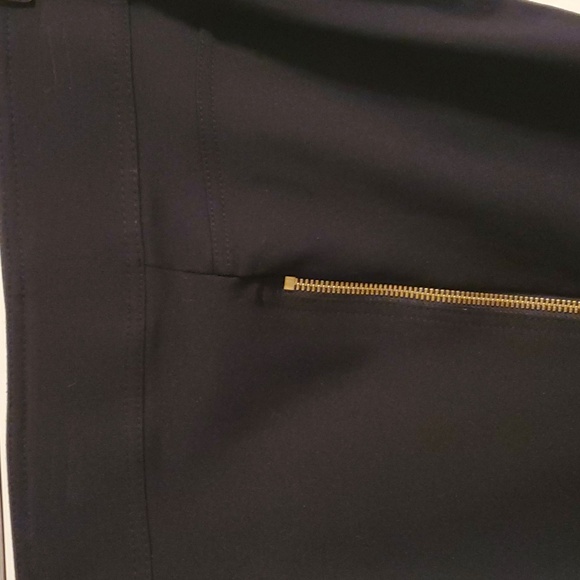 Peter Nygard Cropped Pants.. Black with Gold Zippers Down Legs Size 16-18 - Picture 4 of 5